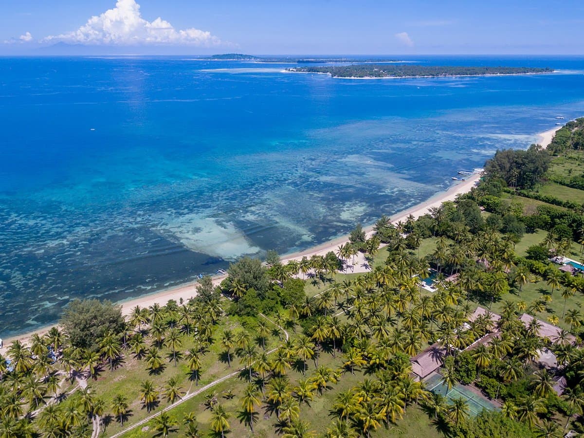 Villa Sira Beach House, Lombok - 6br (best price 2026) β private villa in Lombok, Bali